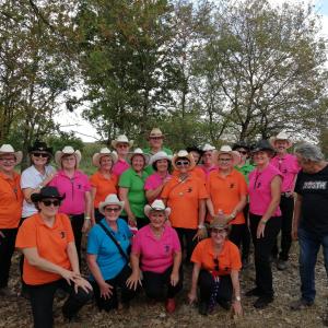 Bernard encourage les danseurs